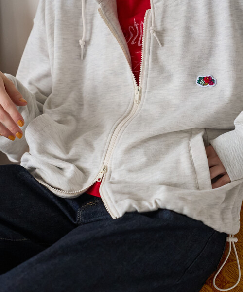FREAK'S STORE(フリークスストア)の「FRUIT OF THE LOOM × FREAK'S STORE/フルーツオブザルーム 別注 ジップパーカー/ジップアップフーディー(パーカー・レディース・グリーン/ナチュラル/ブラウン・フリ-)」の5枚目の写真