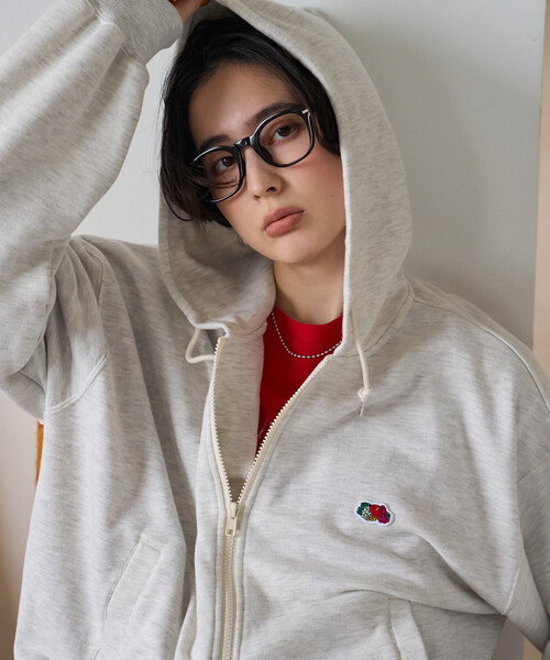 FREAK'S STORE(フリークスストア)の「FRUIT OF THE LOOM × FREAK'S STORE/フルーツオブザルーム 別注 ジップパーカー/ジップアップフーディー(パーカー・レディース・グリーン/ナチュラル/ブラウン・フリ-)」の22枚目の写真