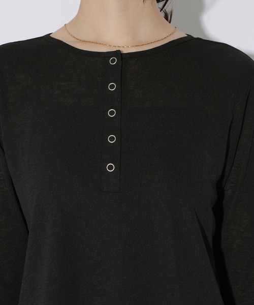 LAKOLE(ラコレ)の「スラブヘンリーネック長袖 / 1064367(Tシャツ/カットソー・レディース・パープル/アイボリー/ブラック/ブラウン・FREE)」の21枚目の写真