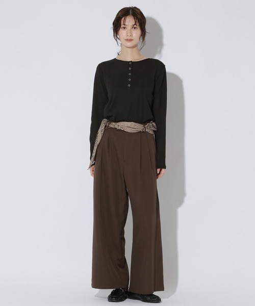 LAKOLE(ラコレ)の「スラブヘンリーネック長袖 / 1064367(Tシャツ/カットソー・レディース・パープル/アイボリー/ブラック/ブラウン・FREE)」の5枚目の写真