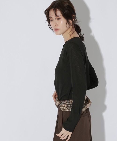 LAKOLE(ラコレ)の「スラブヘンリーネック長袖 / 1064367(Tシャツ/カットソー・レディース・パープル/アイボリー/ブラック/ブラウン・FREE)」の8枚目の写真