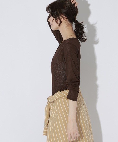 LAKOLE(ラコレ)の「スラブヘンリーネック長袖 / 1064367(Tシャツ/カットソー・レディース・パープル/アイボリー/ブラック/ブラウン・FREE)」の13枚目の写真