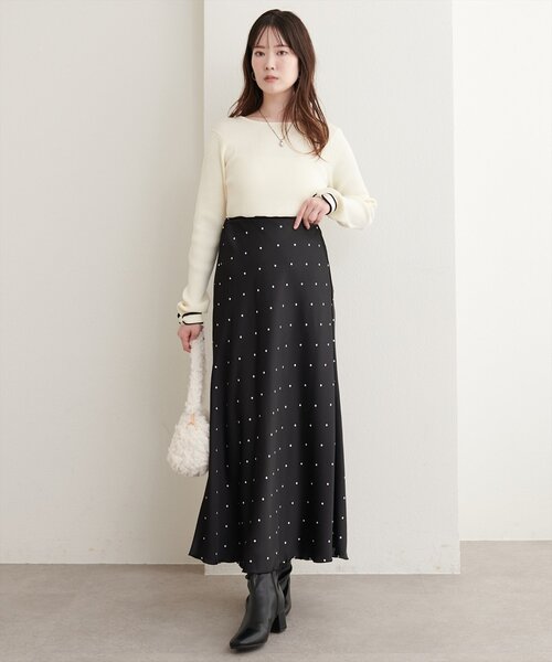 natural couture(ナチュラルクチュール)の「ドット柄リバーシブルスカート(スカート・レディース・ライトベージュ/ブラック/アイボリー・FREE)」の5枚目の写真