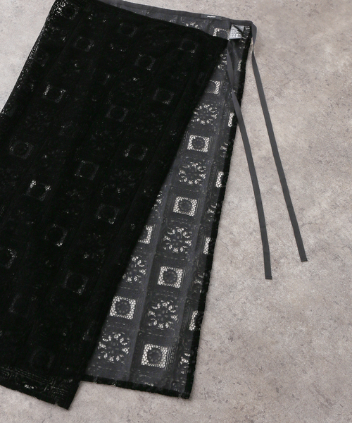 JOURNAL STANDARD(ジャーナルスタンダード)の「LACE APRON(スカート・レディース・ブラック/ホワイト×ホワイト・FREE)」の4枚目の写真