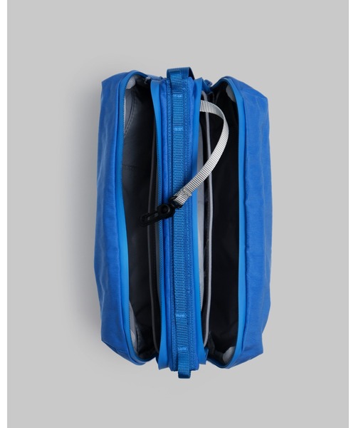 Topologie(トポロジー)の「Bottle Sacoche Large(ボトルサコッシュ ラージ)(ショルダーバッグ・レディース・ダークグレー/ブルー/マスタード/グリーン系/グリーン/ブルー系/ブラック/ブラウン・ONE SIZE)」の19枚目の写真