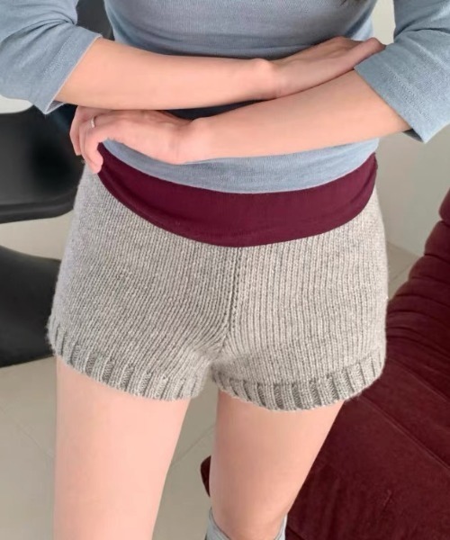 Vipoa(ヴィポア)の「スリムリブニットショートパンツ(その他パンツ・レディース・ブラック/ネイビー/チャコールグレー/ホワイト/ライトグレー/ブラウン/レッド・FREE)」の16枚目の写真