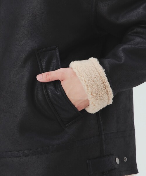 BEAMS HEART(ビームスハート)の「フェイクムートン B3 ブルゾン(ブルゾン・メンズ・ブラック/ブラウン・MEDIUM/SMALL/LARGE)」の11枚目の写真