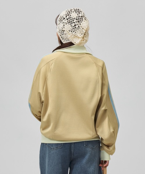 adidas（アディダス）の「アディダス adidas スタジアム ピケ ルーズフィット トラックトップ（ジャージ・レディース・トップグレー/ベージュ/スモークピンク/ブラック×ホワイト・L/XL/M/S）」の7枚目の写真