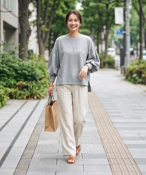 STYLE DELI(スタイルデリ)の「【DELI by】抜け感ランタンスリーブプルオーバートップス(Tシャツ/カットソー・レディース・ブラック/グレー・M)」の9枚目の写真
