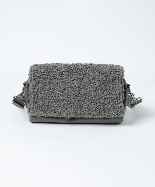 LEPSIM(レプシィム)の「【500mlペットボトルも入る】異素材フラップボディバッグ 1057414(ショルダーバッグ・レディース・チェック/チャコールグレー・ONE SIZE)」の5枚目の写真