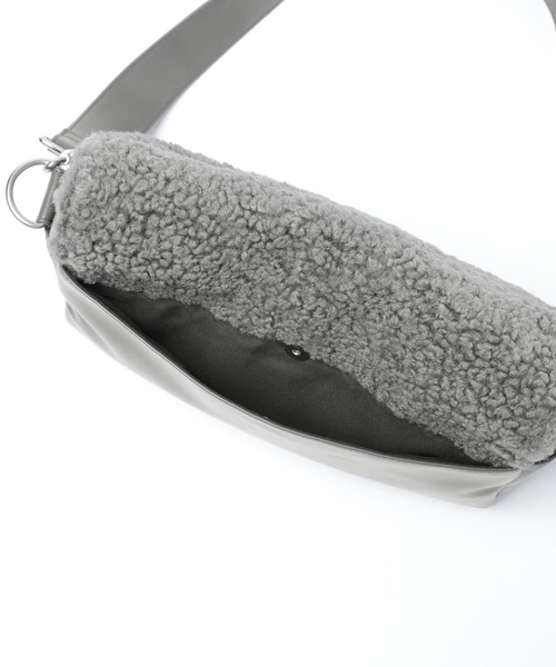 LEPSIM(レプシィム)の「【500mlペットボトルも入る】異素材フラップボディバッグ 1057414(ショルダーバッグ・レディース・チェック/チャコールグレー・ONE SIZE)」の12枚目の写真