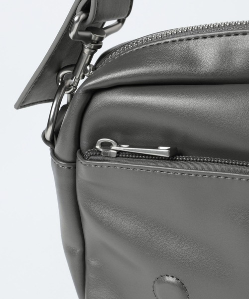 LEPSIM(レプシィム)の「【500mlペットボトルも入る】異素材フラップボディバッグ 1057414(ショルダーバッグ・レディース・チェック/チャコールグレー・ONE SIZE)」の13枚目の写真