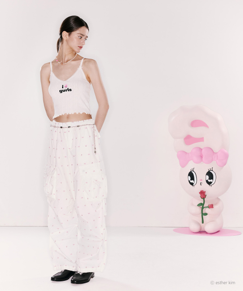 TEUMGYUL(トゥムギョル)の「BUNNY パラシュートカーゴパンツ ホワイト(スウェットパンツ・レディース・その他・FREE)」の2枚目の写真
