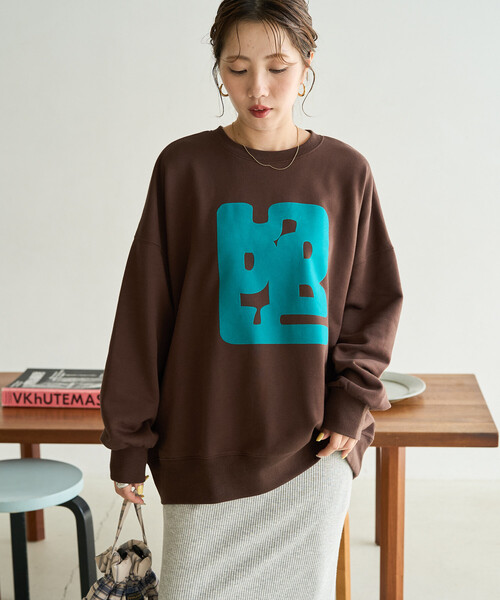 FREAK'S STORE(フリークスストア)の「限定展開 SPRYBOX フロッキー ロゴ 裏毛 スウェット(スウェット・レディース・ブラック/ブラウン/グレー/ネイビー/ナチュラル・フリ-)」の4枚目の写真