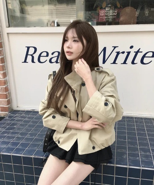 GEMEDA(ジェメダ)の「秋冬新作 ダブルボタンデザインショートコート(その他アウター・レディース・ダークグレー/ベージュ/オフホワイト・M)」の6枚目の写真