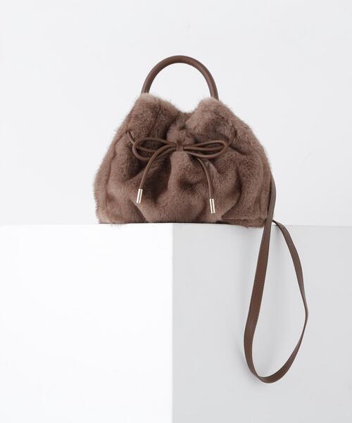 NATURAL BEAUTY BASIC（ナチュラルビューティーベーシック）の「フェイクミンクラウンドバッグ（ショルダーバッグ・レディース・ブラウン/オフホワイト・-）」の2枚目の写真