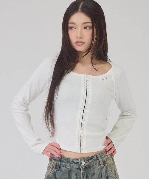 ANAP(アナップ)の「フロントホックUネックトップス(Tシャツ/カットソー・レディース・ブラック/ブルー/オフホワイト・F)」の1枚目の写真
