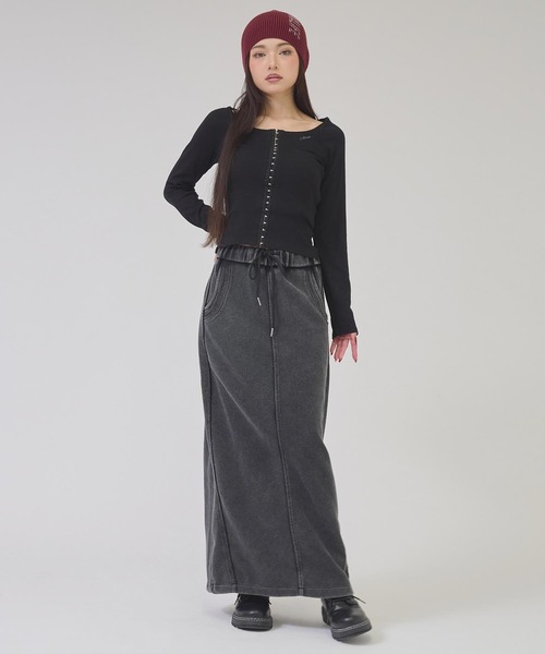 ANAP(アナップ)の「フロントホックUネックトップス(Tシャツ/カットソー・レディース・ブラック/ブルー/オフホワイト・F)」の14枚目の写真