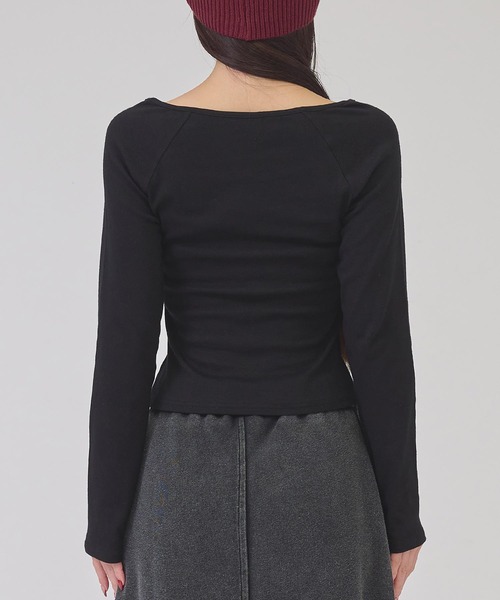 ANAP(アナップ)の「フロントホックUネックトップス(Tシャツ/カットソー・レディース・ブラック/ブルー/オフホワイト・F)」の13枚目の写真