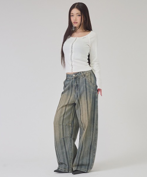 ANAP(アナップ)の「フロントホックUネックトップス(Tシャツ/カットソー・レディース・ブラック/ブルー/オフホワイト・F)」の6枚目の写真