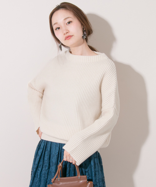 URBAN RESEARCH（アーバンリサーチ）の「UR 畦ボトルネックチュニック（ニット/セーター・レディース・モカ/ネイビー/オフホワイト・FREE）」の15枚目の写真