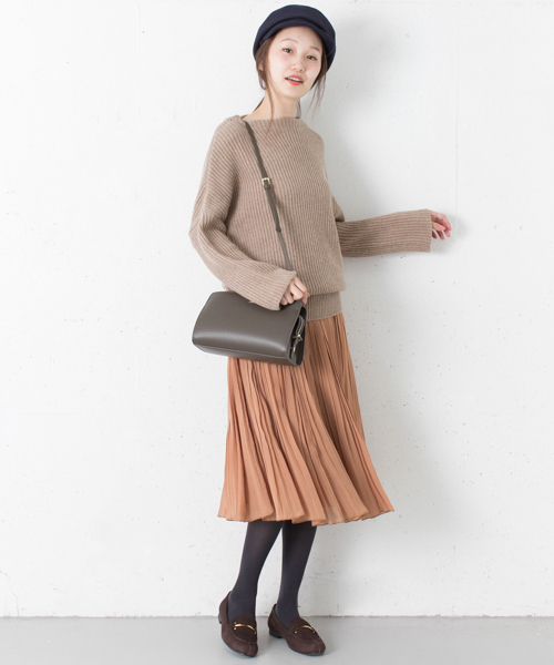 URBAN RESEARCH（アーバンリサーチ）の「UR 畦ボトルネックチュニック（ニット/セーター・レディース・モカ/ネイビー/オフホワイト・FREE）」の18枚目の写真