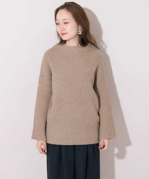 URBAN RESEARCH（アーバンリサーチ）の「UR 畦ボトルネックチュニック（ニット/セーター・レディース・モカ/ネイビー/オフホワイト・FREE）」の11枚目の写真