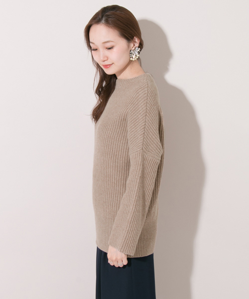 URBAN RESEARCH（アーバンリサーチ）の「UR 畦ボトルネックチュニック（ニット/セーター・レディース・モカ/ネイビー/オフホワイト・FREE）」の12枚目の写真