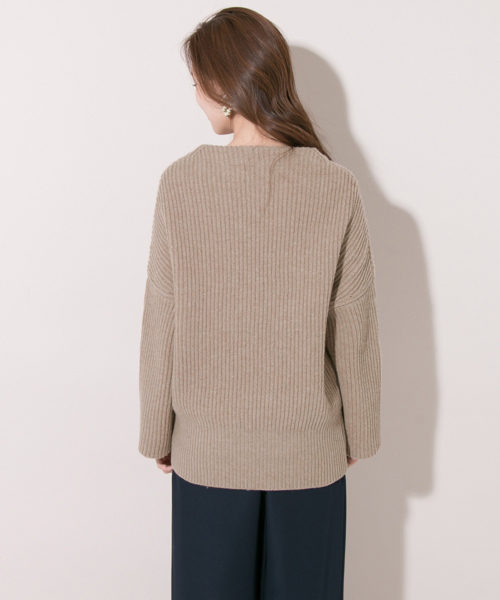 URBAN RESEARCH（アーバンリサーチ）の「UR 畦ボトルネックチュニック（ニット/セーター・レディース・モカ/ネイビー/オフホワイト・FREE）」の13枚目の写真