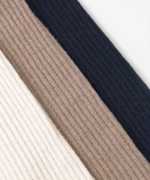 URBAN RESEARCH（アーバンリサーチ）の「UR 畦ボトルネックチュニック（ニット/セーター・レディース・モカ/ネイビー/オフホワイト・FREE）」の8枚目の写真
