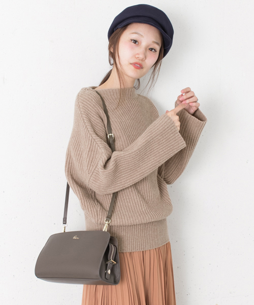 URBAN RESEARCH（アーバンリサーチ）の「UR 畦ボトルネックチュニック（ニット/セーター・レディース・モカ/ネイビー/オフホワイト・FREE）」の21枚目の写真