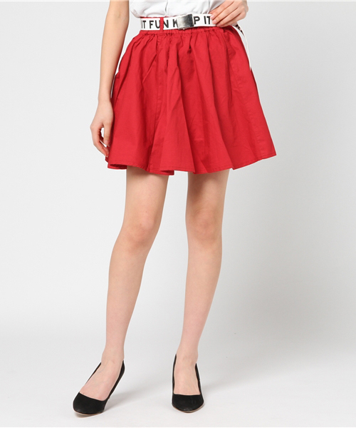 Honeys（ハニーズ）の「ガチャベルト付きフレアミニスカート（スカート・レディース・カモフラージュ/ブラック/レッド/オフホワイト・S/L/M）」の3枚目の写真