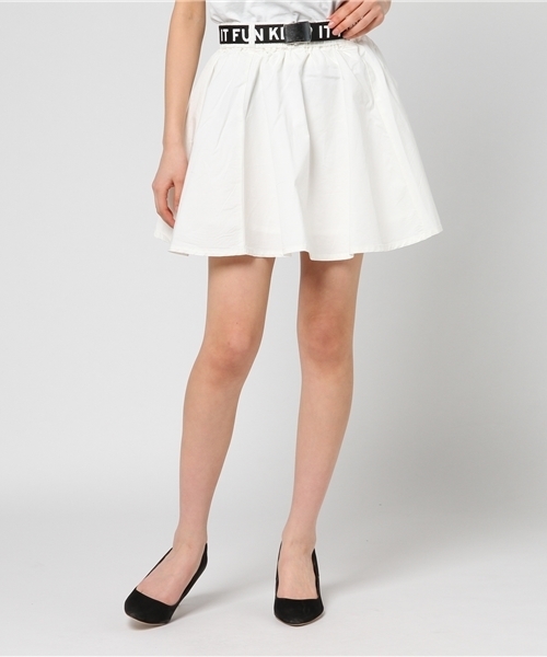 Honeys（ハニーズ）の「ガチャベルト付きフレアミニスカート（スカート・レディース・カモフラージュ/ブラック/レッド/オフホワイト・S/L/M）」の2枚目の写真