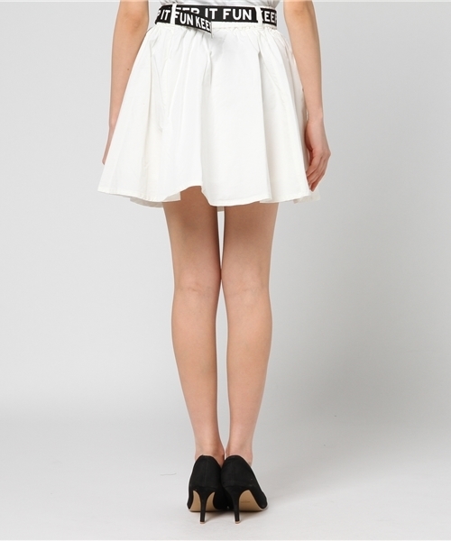 Honeys（ハニーズ）の「ガチャベルト付きフレアミニスカート（スカート・レディース・カモフラージュ/ブラック/レッド/オフホワイト・S/L/M）」の7枚目の写真