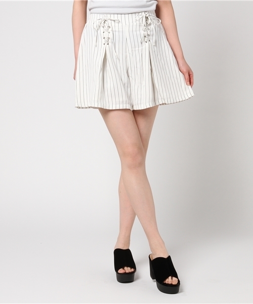 Honeys(ハニーズ)の「レースアップキュロット(その他パンツ・レディース・ホワイト×ブラック/ネイビー/ブルー系その他/ピンク/ホワイト系その他・L/M/S)」の2枚目の写真