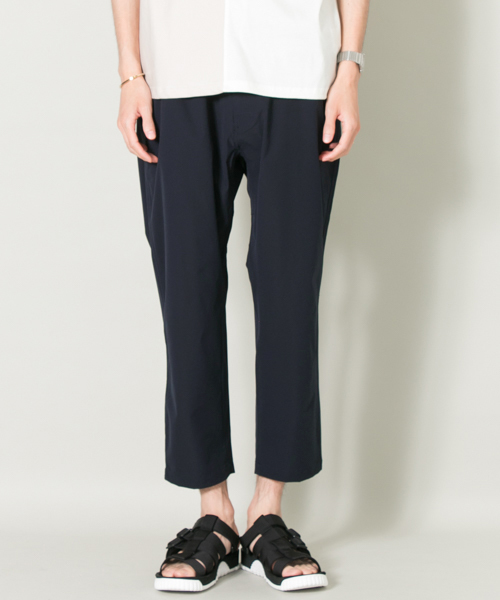 URBAN RESEARCH（アーバンリサーチ）の「UR ストレッチアクティブクロップトパンツ（その他パンツ・メンズ・ライトカーキ/ブラック/ネイビー/チャコールグレー・MEDIUM/LARGE）」の13枚目の写真