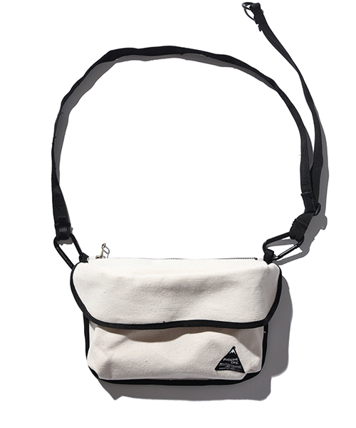 BELLWOODMADE(ベルウッドメイド)の「【BELLWOODMADE】カメラバッグサコッシュ/STRAGE SACOCHE CANVAS/BWSTS(ショルダーバッグ・メンズ・ホワイト/ブラック/オリーブ/ネイビー/マスタード/ブルー・FREE)」の20枚目の写真