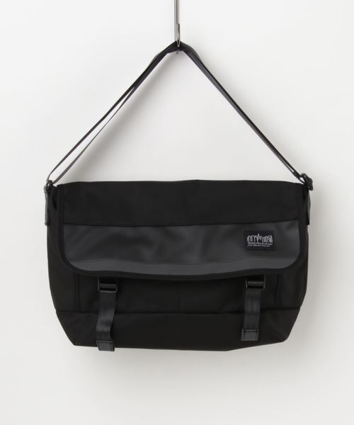 Manhattan Portage BLACK LABEL（マンハッタンポーテージ　ブラックレーベル）の「HIGH LINE MESSENGER BAG(Ｓ)（メッセンジャーバッグ・メンズ・ブラック/ネイビー・SMALL）」の3枚目の写真