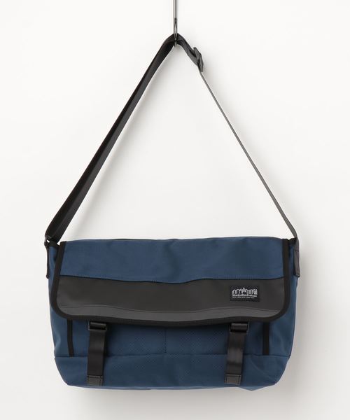 Manhattan Portage BLACK LABEL（マンハッタンポーテージ　ブラックレーベル）の「HIGH LINE MESSENGER BAG(Ｓ)（メッセンジャーバッグ・メンズ・ブラック/ネイビー・SMALL）」の2枚目の写真