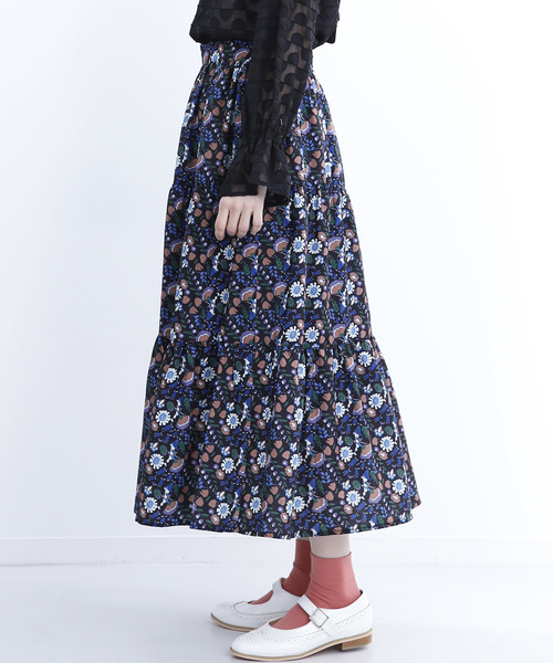 merlot plus(メルロープリュス)の「お花の少女柄スカート7477(スカート・レディース・ホワイト/ブラック・FREE)」の6枚目の写真