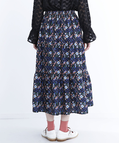 merlot plus(メルロープリュス)の「お花の少女柄スカート7477(スカート・レディース・ホワイト/ブラック・FREE)」の3枚目の写真