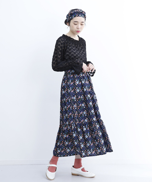 merlot plus(メルロープリュス)の「お花の少女柄スカート7477(スカート・レディース・ホワイト/ブラック・FREE)」の5枚目の写真