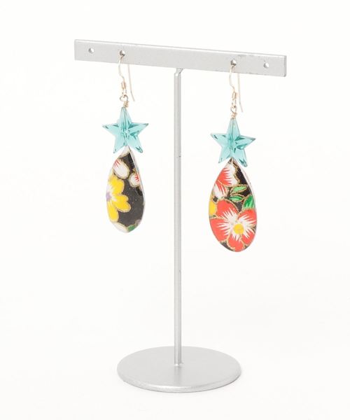 TONE SELECT GOODS(トーンセレクトグッズ)の「【そそ屋】友禅スター雫ピアス(ピアス(両耳用)・レディース・ホワイト/グリーン系その他/ネイビー/イエロー・FREE)」の3枚目の写真
