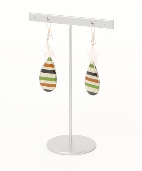 TONE SELECT GOODS(トーンセレクトグッズ)の「【そそ屋】友禅スター雫ピアス(ピアス(両耳用)・レディース・ホワイト/グリーン系その他/ネイビー/イエロー・FREE)」の2枚目の写真