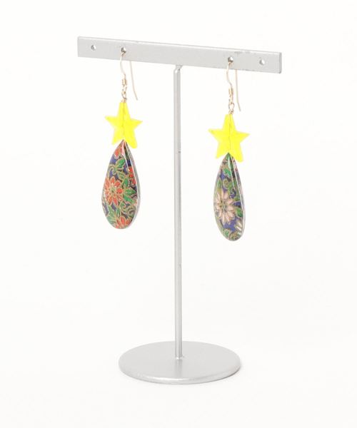 TONE SELECT GOODS(トーンセレクトグッズ)の「【そそ屋】友禅スター雫ピアス(ピアス(両耳用)・レディース・ホワイト/グリーン系その他/ネイビー/イエロー・FREE)」の1枚目の写真