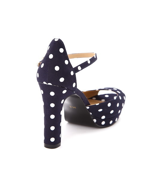 JILL STUART（ジルスチュアート）の「モニカオープントゥパンプス（パンプス・レディース・ベージュ/ダークネイビー・23.5cm/24.0cm/23.0cm）」の3枚目の写真