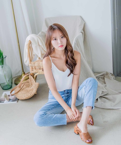 MODE ROBE（モードローブ）の「シンプルVネックキャミソール（キャミソール・レディース・ホワイト/ブラック/ミント/ピンク・FREE）」の8枚目の写真