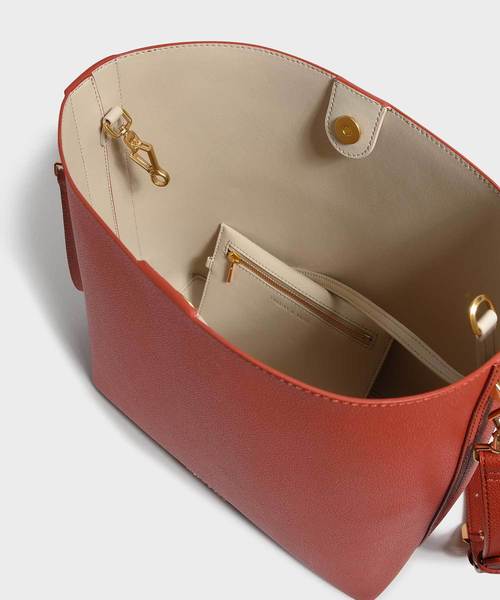 CHARLES & KEITH(チャールズ & キース)の「クラシックバケットバッグ / CLASSIC BUCKET BAG(ハンドバッグ・レディース・ブラック/レンガ/ブルー系その他3・XL)」の15枚目の写真