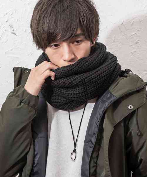 MinoriTY（マイノリティ）の「ざっくり編みビッグスヌード（マフラー・メンズ・ブラック/レッド/ブラック系その他/グレー系その他/ワイン/グレー系その他2・FREE）」の2枚目の写真