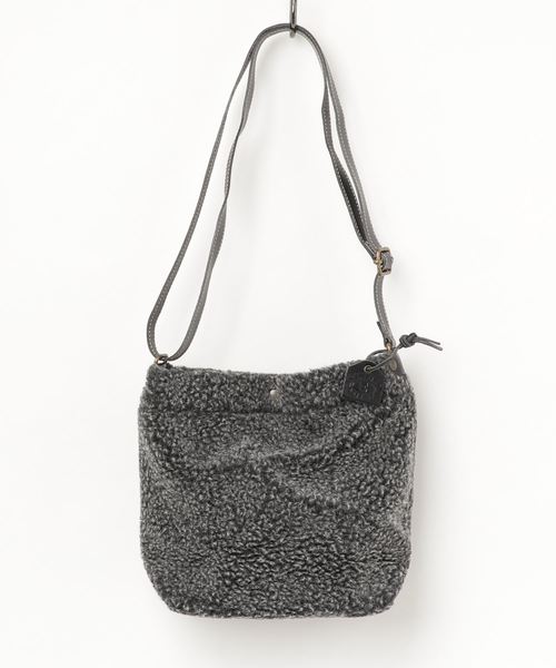 SHIPS Days(シップスデイズ)の「TAMPICO:BOUCLETTE SHOULDER(トートバッグ・レディース・ダークグレー・ONE SIZE)」の1枚目の写真